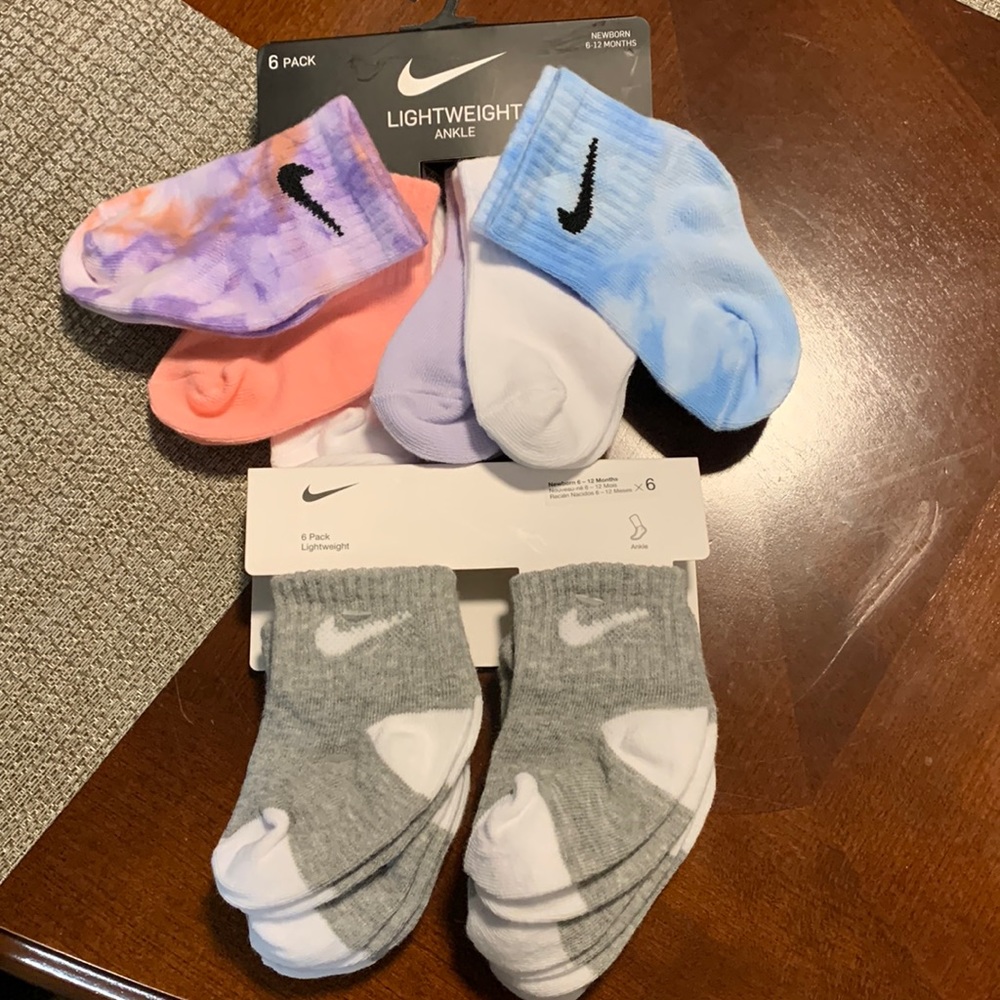 Nike newborn socks